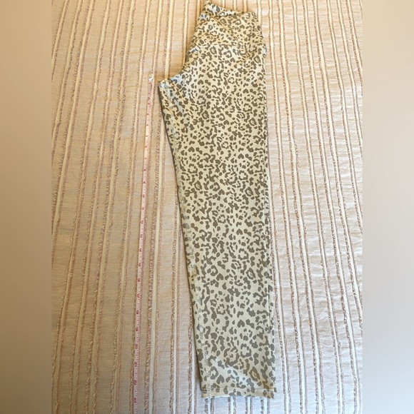 Crossover cheeta print leggings - Picture 8 of 10